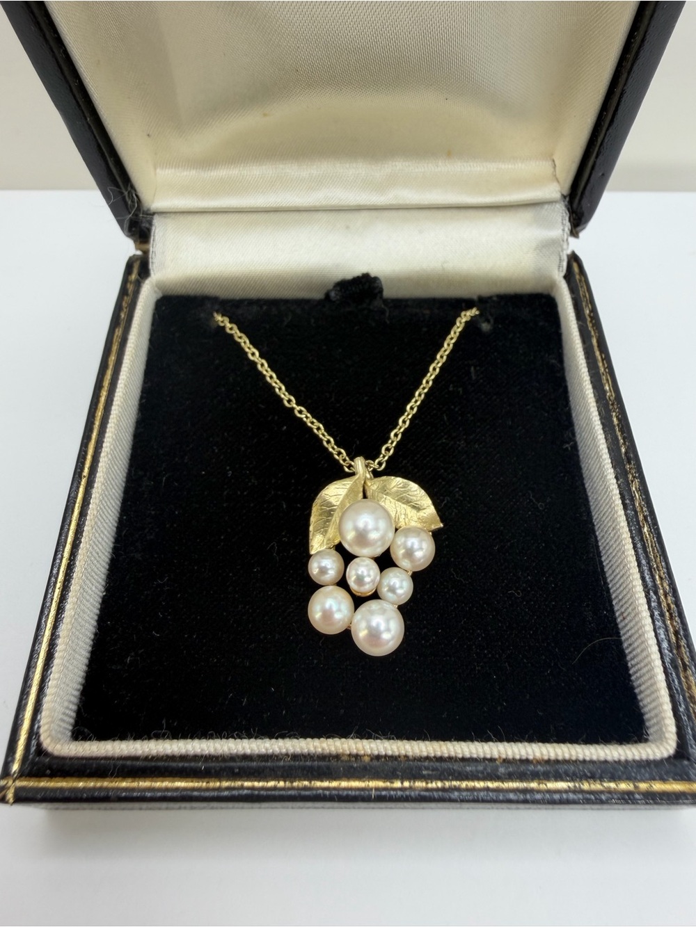 Krementz Vtg Pearl grape cluster necklace
